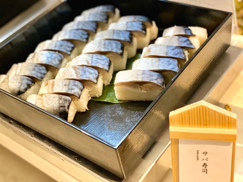 京都名物の鯖寿司