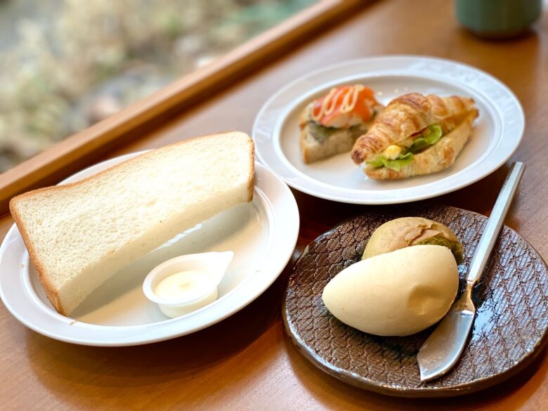 ホテルグレイスリー京都三条の進々堂のパン