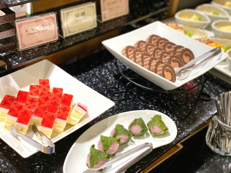 ホテルグレイスリー京都三条の季節のデザートともちもちパンケーキ