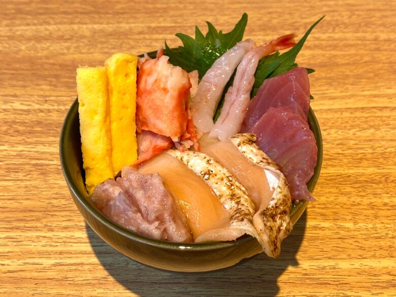 レフ京都八条口の朝食バイキングの海鮮丼